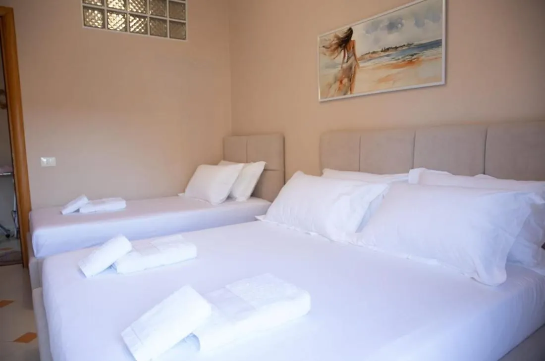 Twins Apartment'S Durres Albania